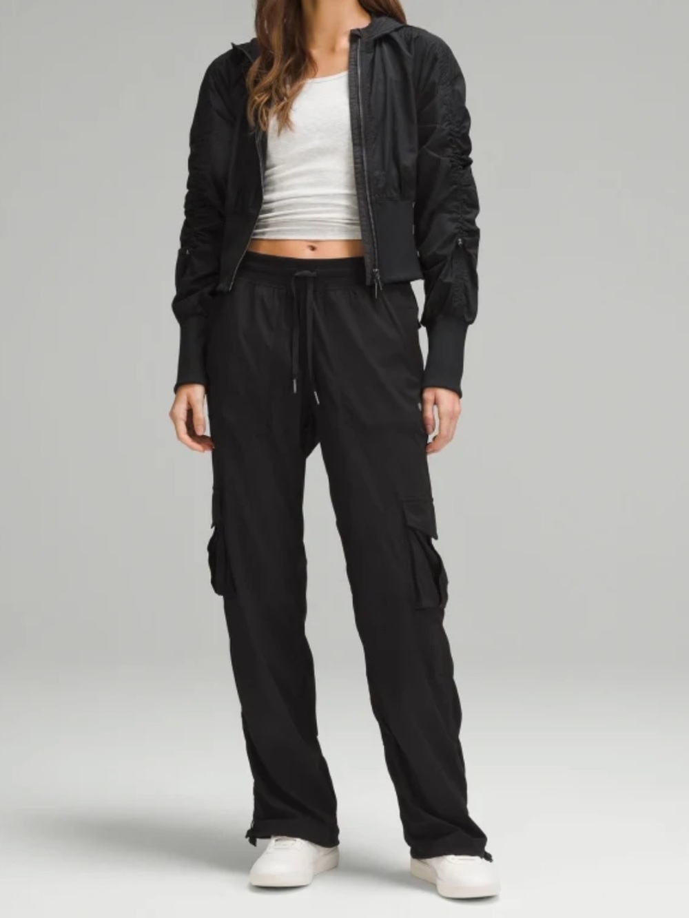 Dance Studio Relaxed-Fit Mid-Rise Cargo Pant in Black